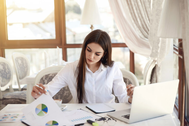 Working Professionals’ Guide to Balancing Career and Online MBA